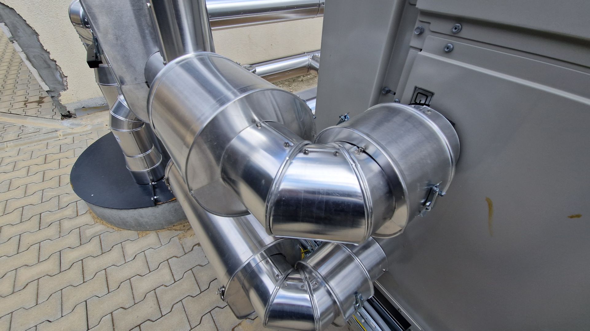 Ipari és középületek