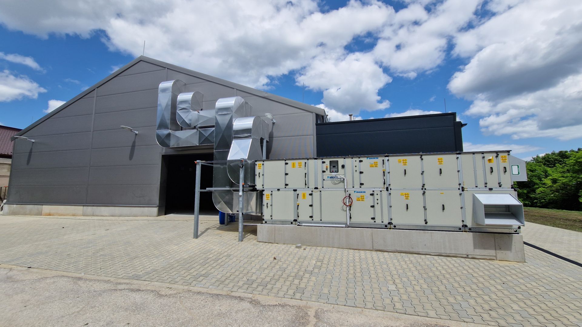 Ipari és középületek