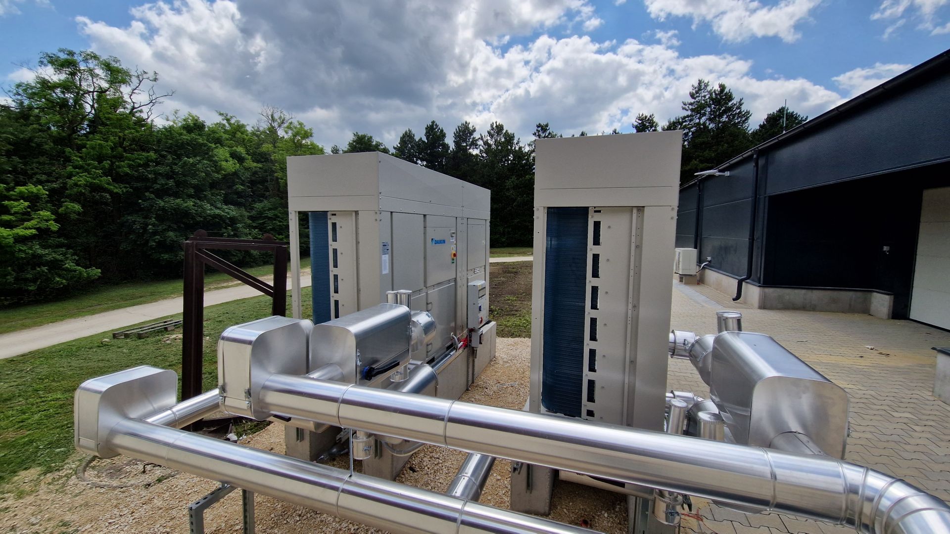 Ipari és középületek