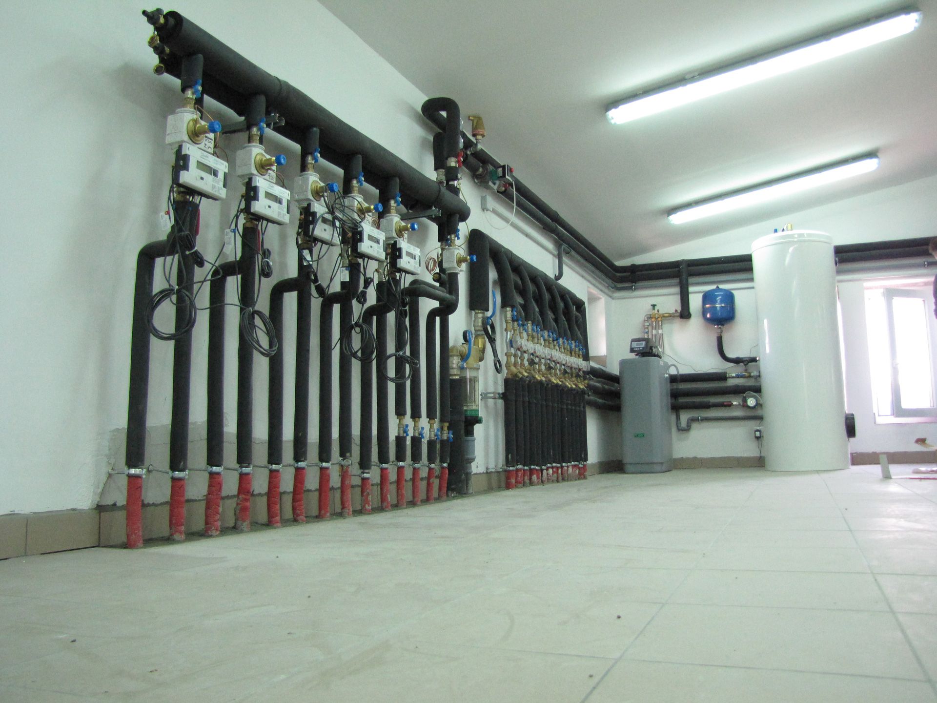 Ipari és középületek