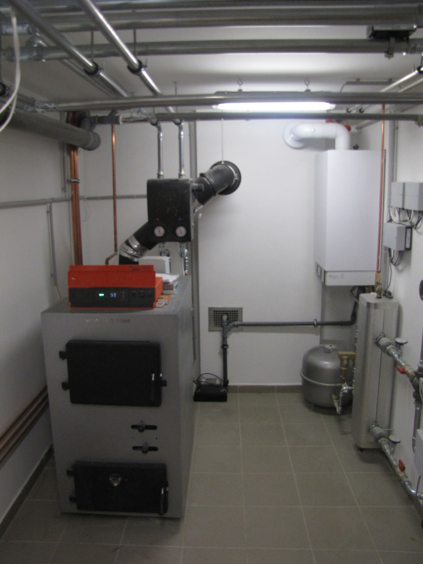 Ipari és középületek