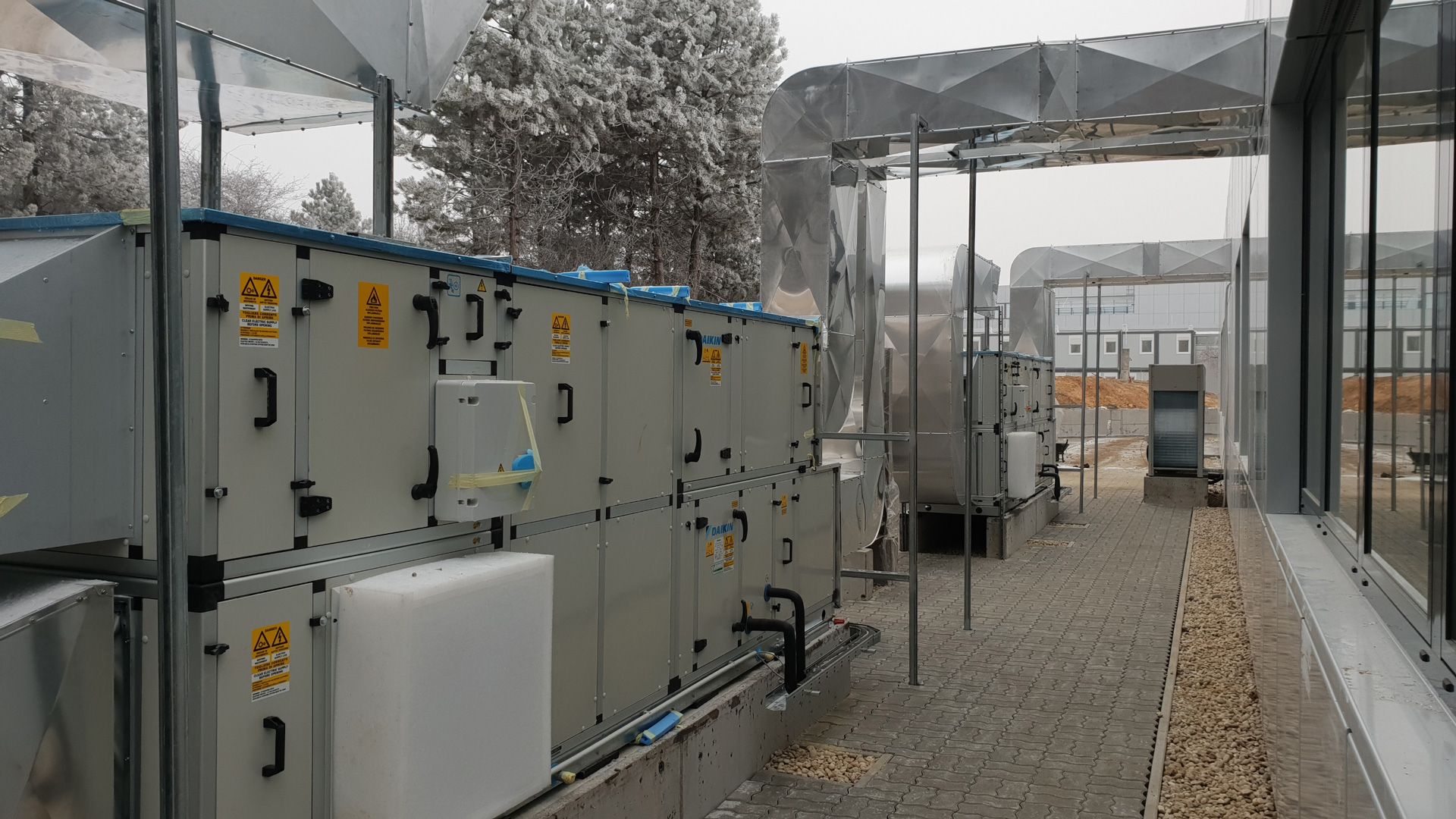 Ipari és középületek