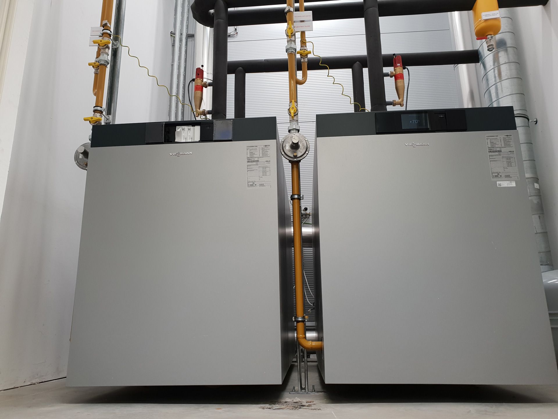 Ipari és középületek