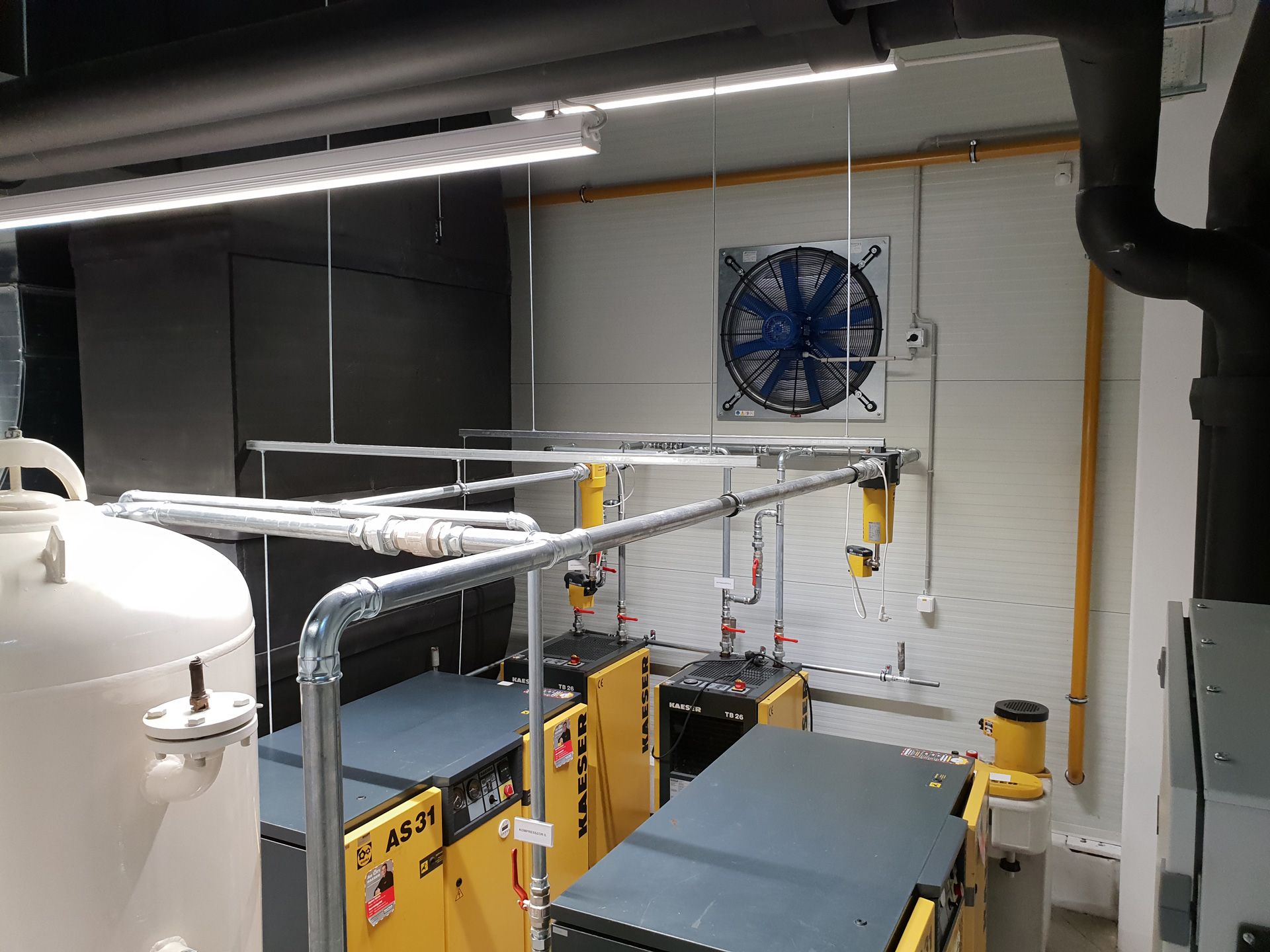 Ipari és középületek